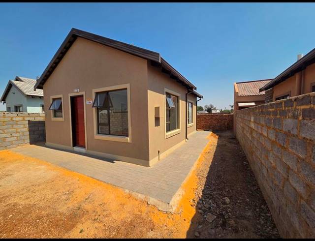3 BEDROOM HOUSE FOR SALE IN SALFIN